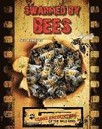 Sue L. Hamilton - Swarmed by Bees, Inbunden