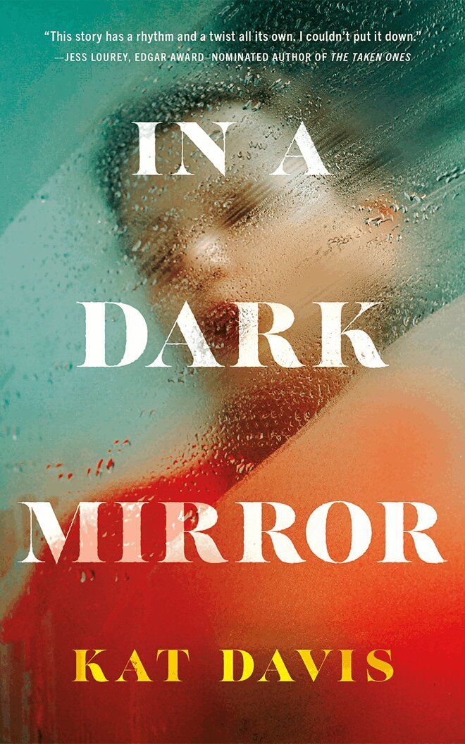 Kat Davis - In a Dark Mirror, Häftad