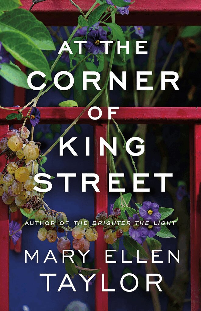 Mary Ellen Taylor - At the Corner of King Street, Häftad