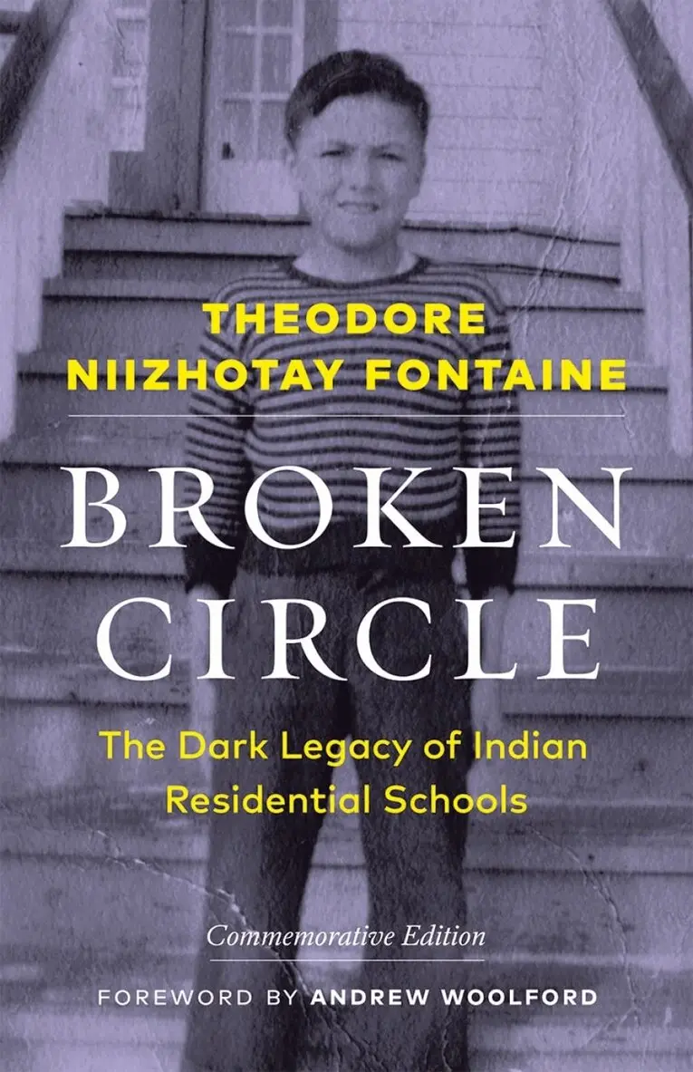 Theodore Niizhotay Fontaine - Broken Circle, Häftad. Tillgänglighet: Lägg i varukorg
