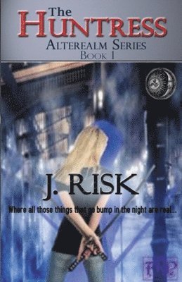 J Risk - Huntress, Häftad