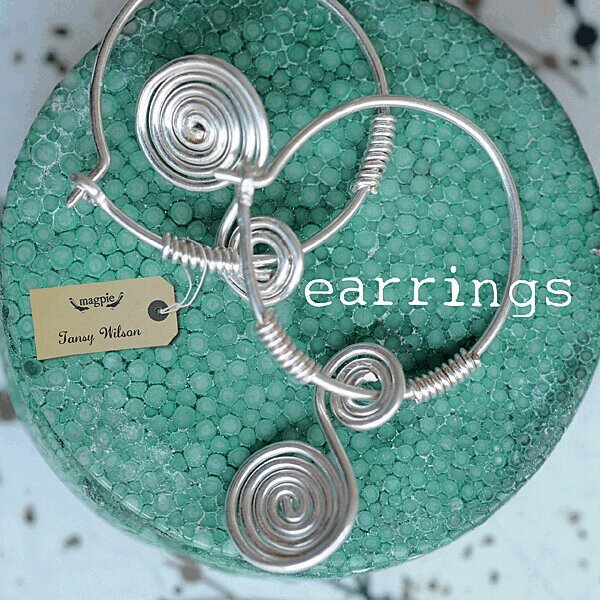Tansy Wilson - Earrings, Häftad. Tillgänglighet: Kommande