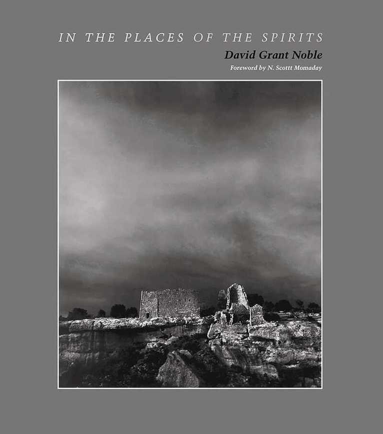 David Grant Noble - In the Places of the Spirits, Häftad. Tillgänglighet: Tillfälligt slut
