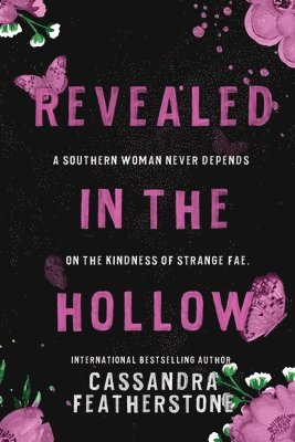 Cassandra Featherstone - Revealed in the Hollow, Häftad. Tillgänglighet: Lägg i varukorg