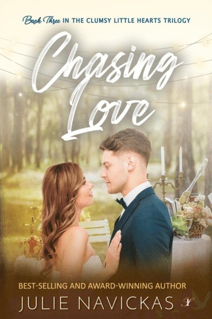 Julie Navickas - Chasing Love, E-bok