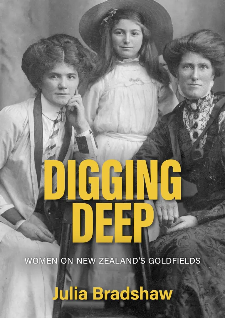 Julia Bradshaw - Digging Deep, Häftad. Tillgänglighet: Lägg i varukorg