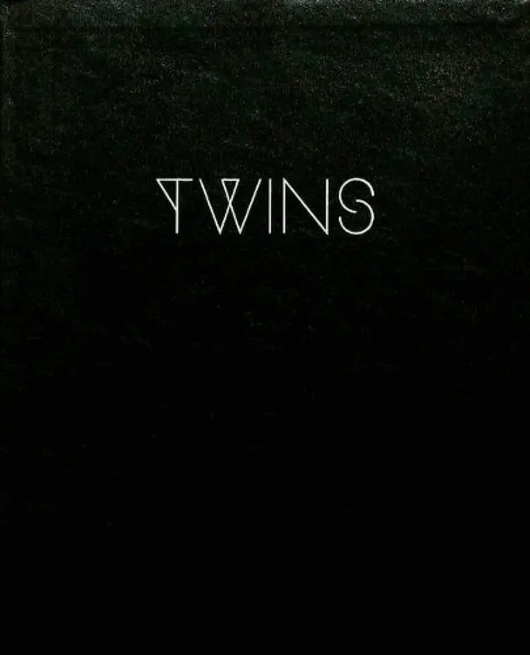 Julie Hascoët - Twins, Häftad. Tillgänglighet: Tillfälligt slut