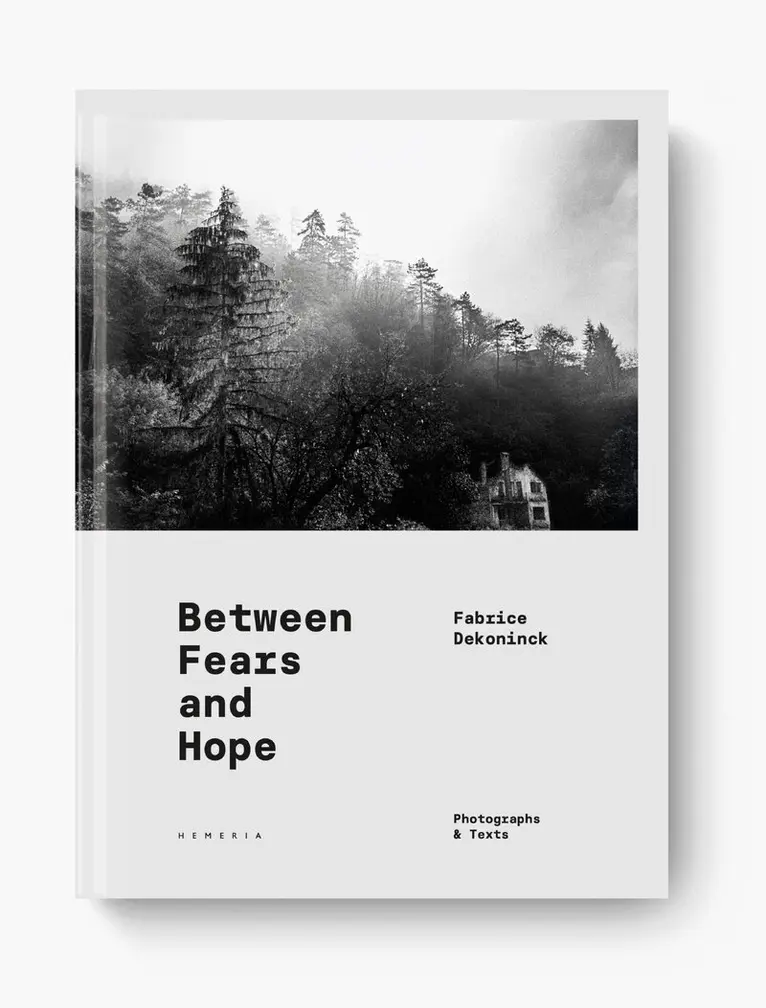 BETWEEN FEARS AND HOPE, Inbunden. Tillgänglighet: Lägg i varukorg