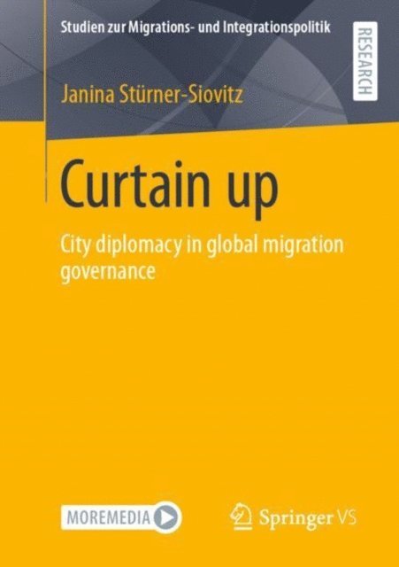 Janina Sturner-Siovitz - Curtain up, E-bok
