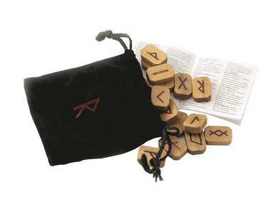 Wooden Runes Bookshelf Edition av Laura Tuan, Lo Scarabeo