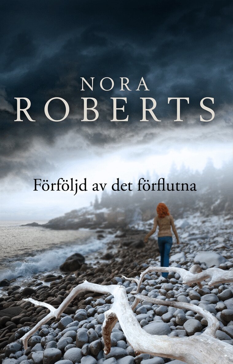 Nora Roberts - Förföljd av det förflutna, Inbunden