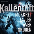 Mörkret faller över skogen