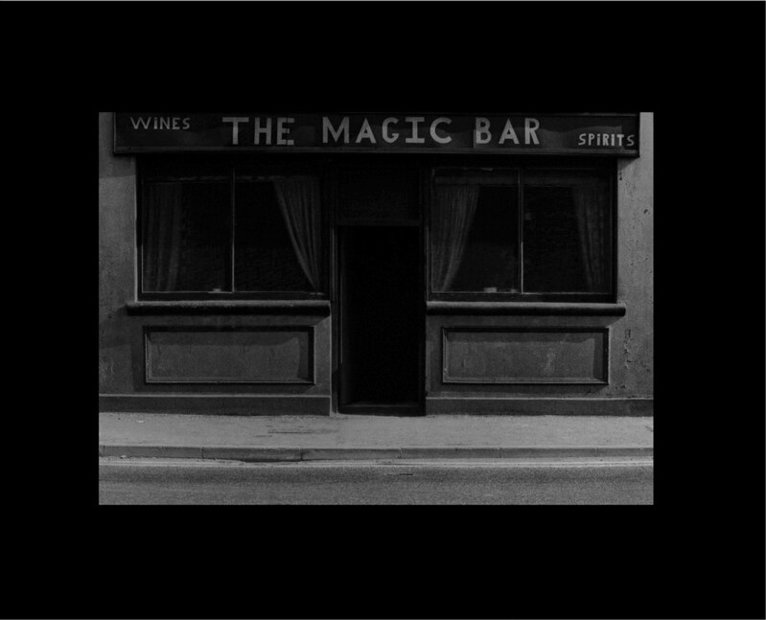 Kenneth Gustavsson, Gerry Badger, Thomas Wågström - The Magic Bar, Inbunden
