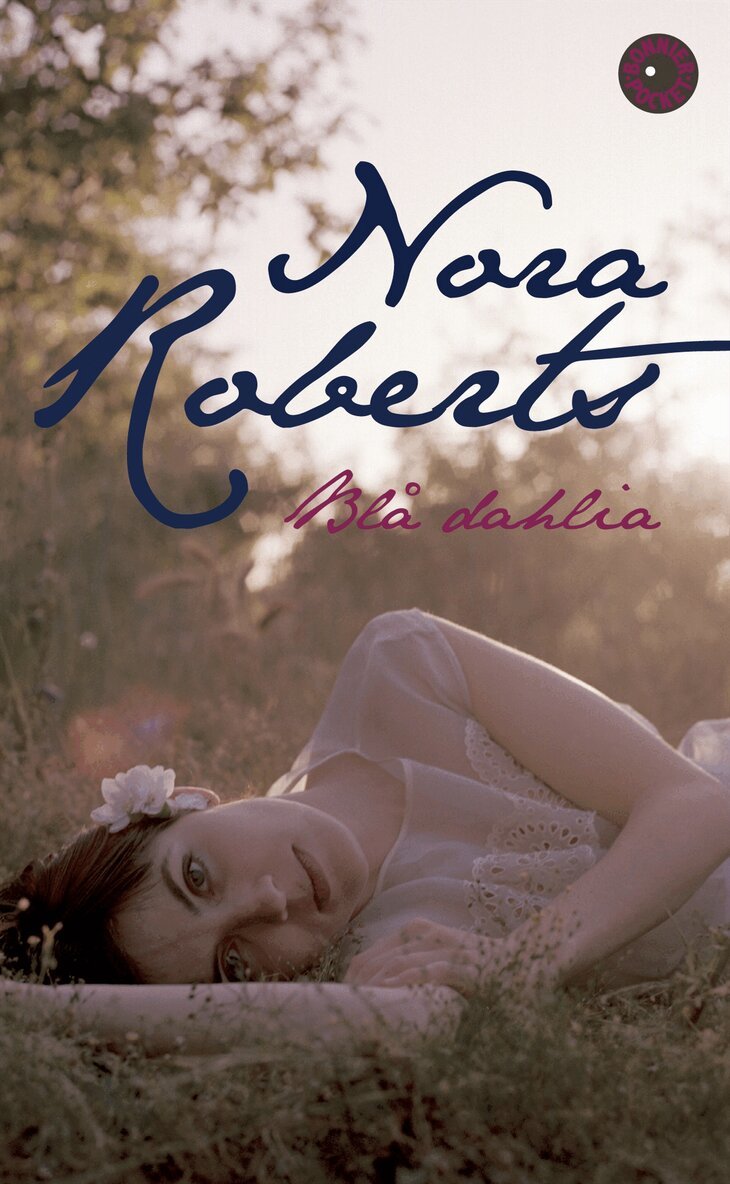 Nora Roberts - Blå dahlia, Pocket
