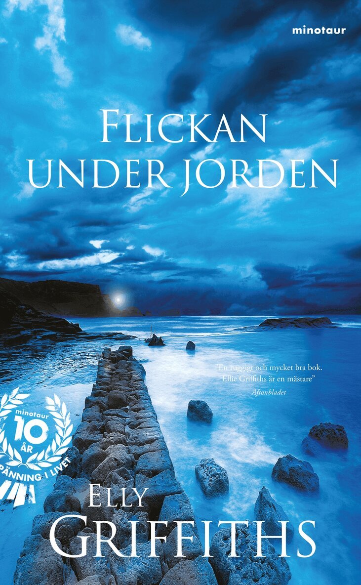 Elly Griffiths - Flickan under jorden, Inbunden