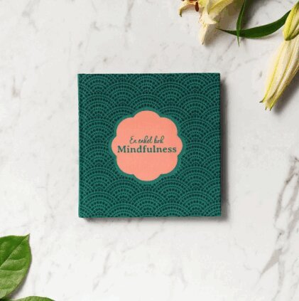 En enkel bok : mindfulness, Inbunden