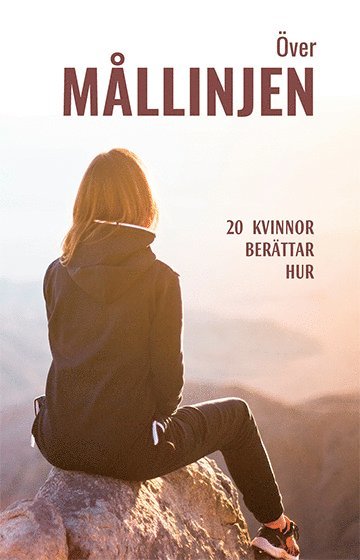 Nina Jansdotter, Malin Lundskog, Susanne Hydén, Achillea Dahl, Agneta Orlå, Annika McClintock, Carina Hammarsten, Carolina Vahlstedt, Charlotte Ahlberg, Eleonore Hammare, Elisabeth Jönsson, Fanny Lundgren, Lisa Valtersson, Malin Inger, Marie-Louise Kanon, Monica Ivesköld, Petronella Simonsbacka, Sabina Renck, Sarah Larsson, Ylva Wegler - Över mållinjen : 20 kvinnor berättar hur, Kartonnage