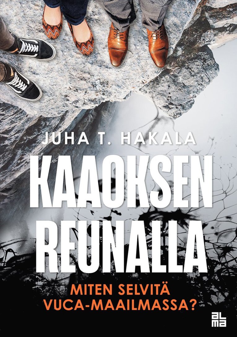 Juha T. Hakala - Kaaoksen reunalla, E-bok