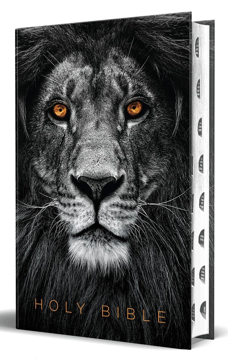 KING JAMES VERSION - KJV Holy Bible, Large Print Handy Size format, Hardcover, Lion of Judah, Thumb Index, Ribbon Marker, and Red Letter, Inbunden