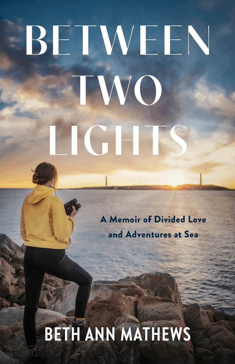 Beth Ann Mathews - Between Two Lights, Häftad. Tillgänglighet: Kommande